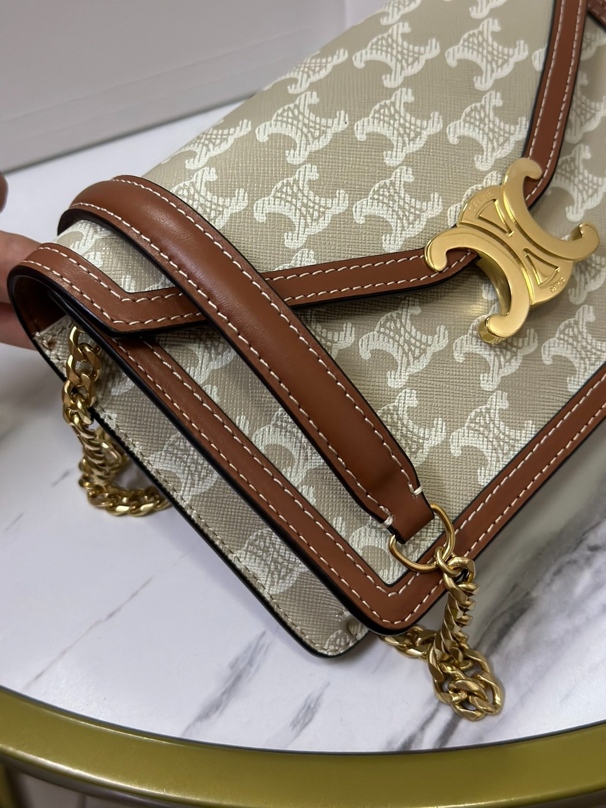 008 70123242 size 19.5x4.5x12cm