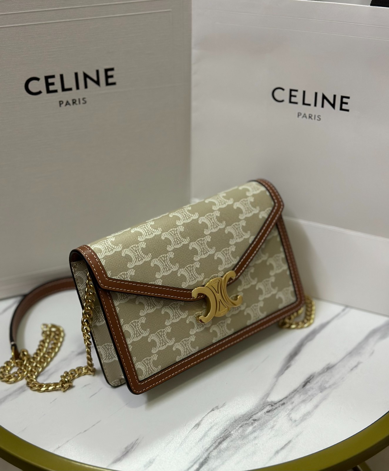 008 70123242 size 19.5x4.5x12cm