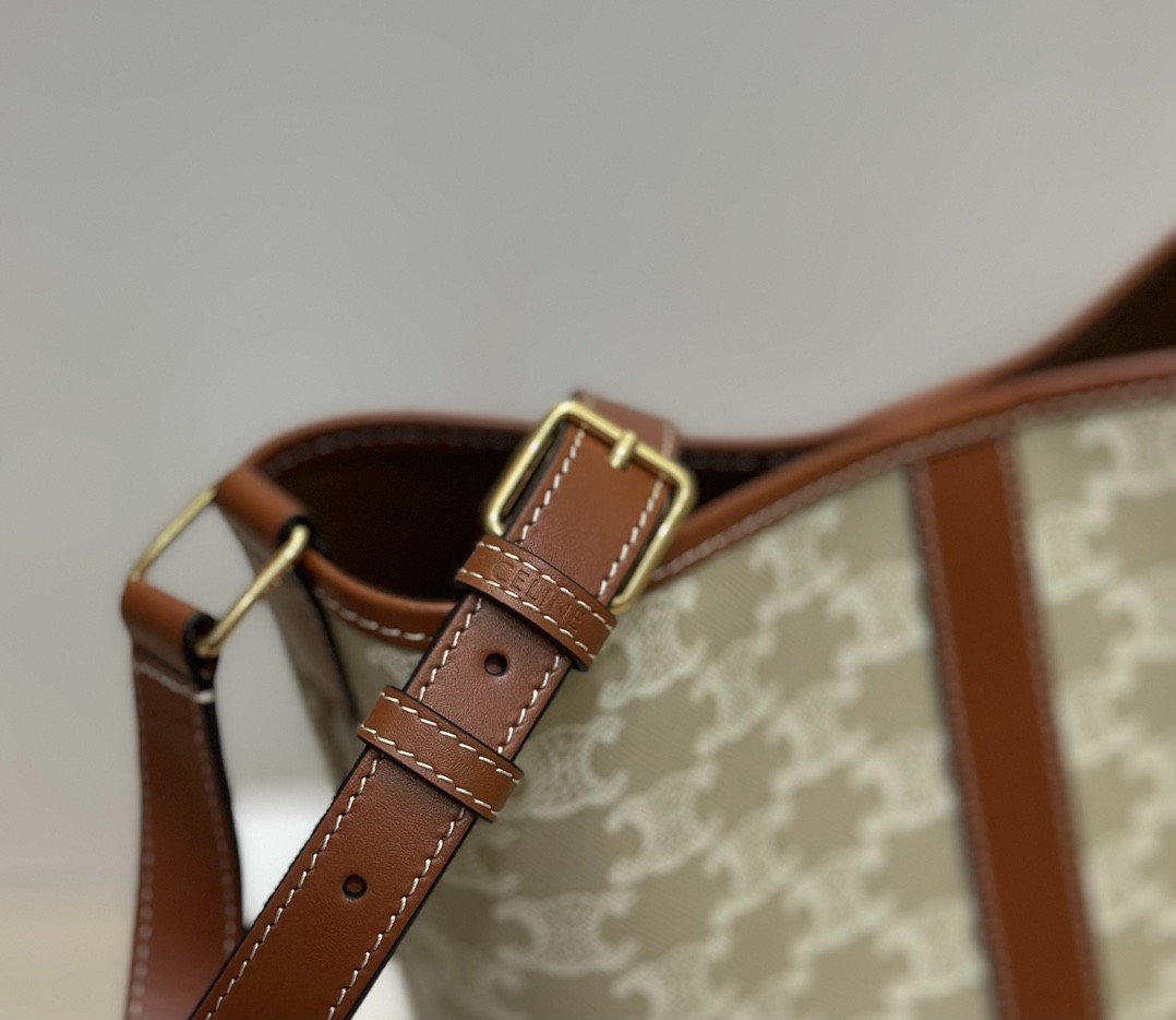 007 55123321 size 22×30×13cm