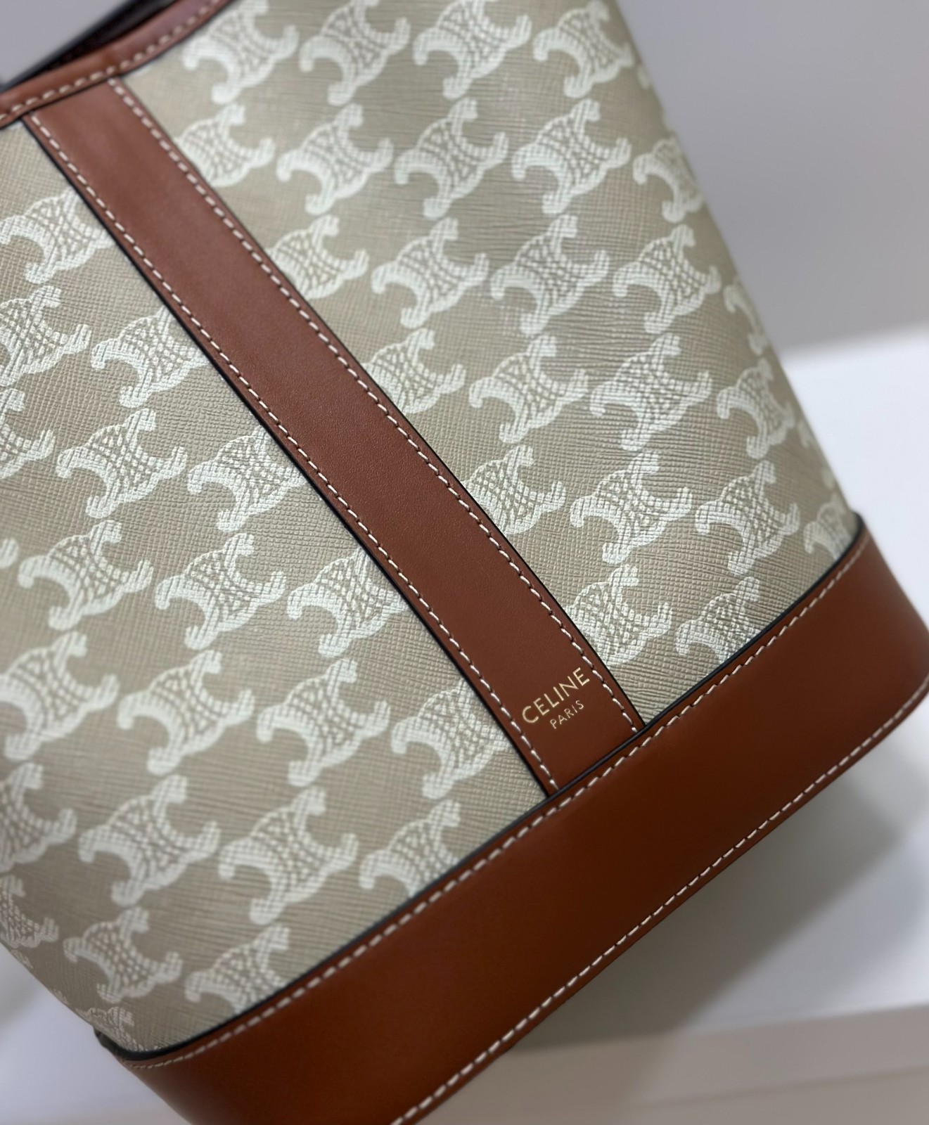 007 55123321 size 22×30×13cm