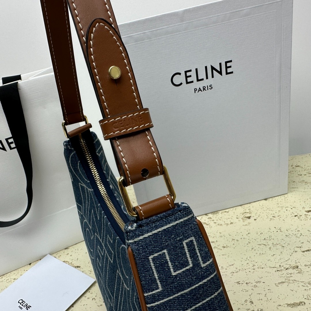 006 58123202 size 25×18×7cm