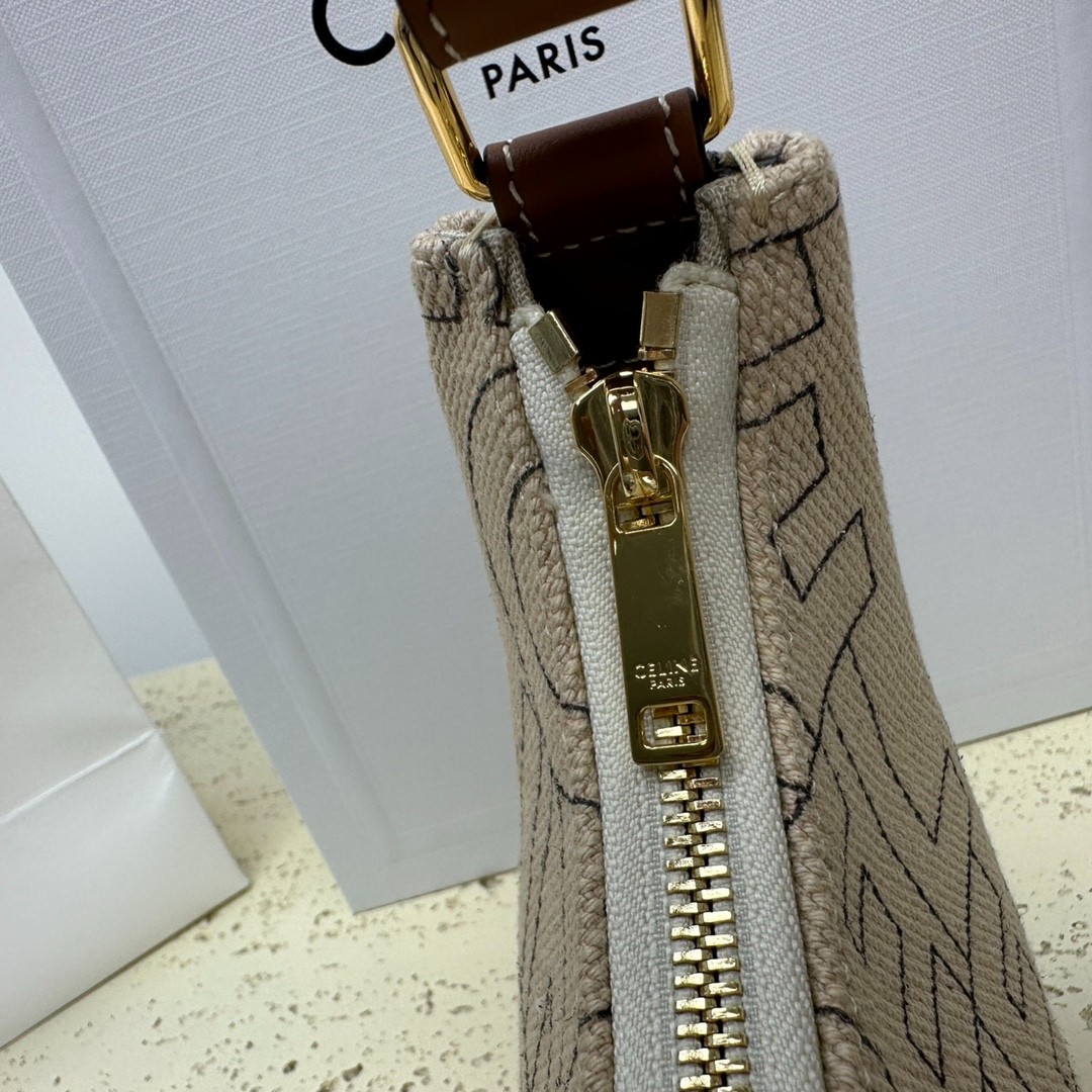 004 58123202 size 25×18×7cm