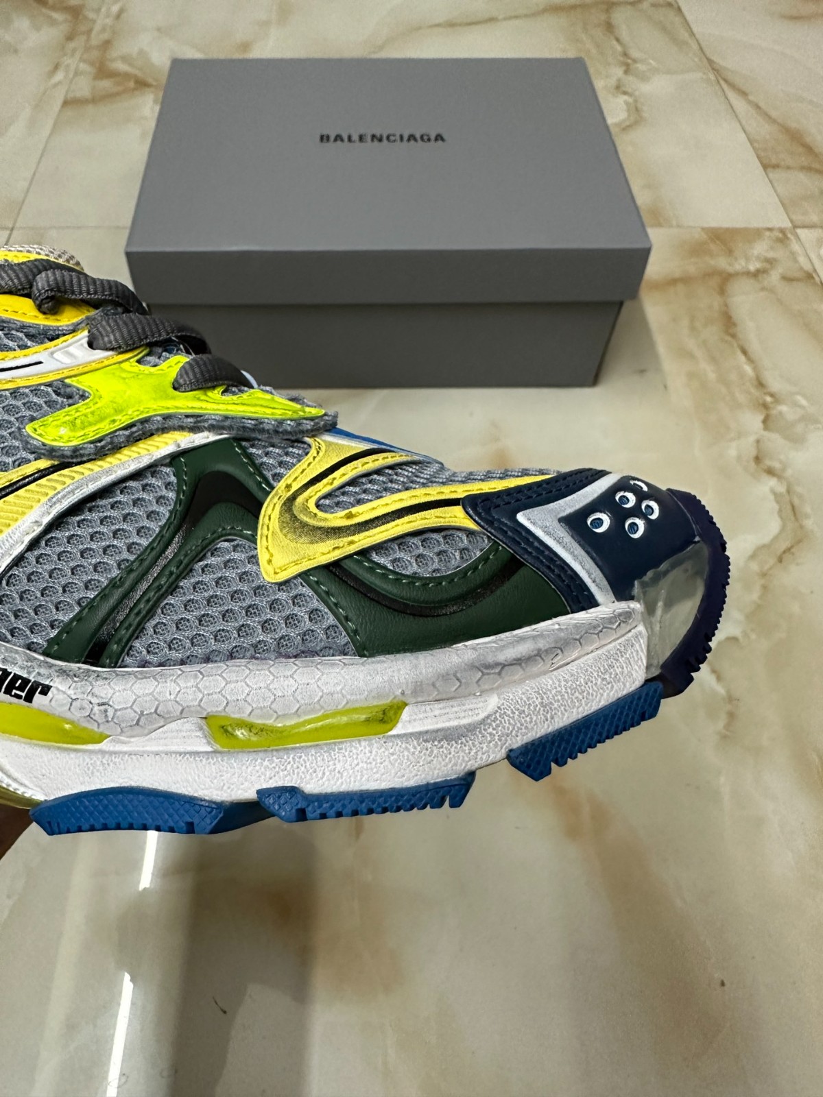 006 53123196 size 35-46