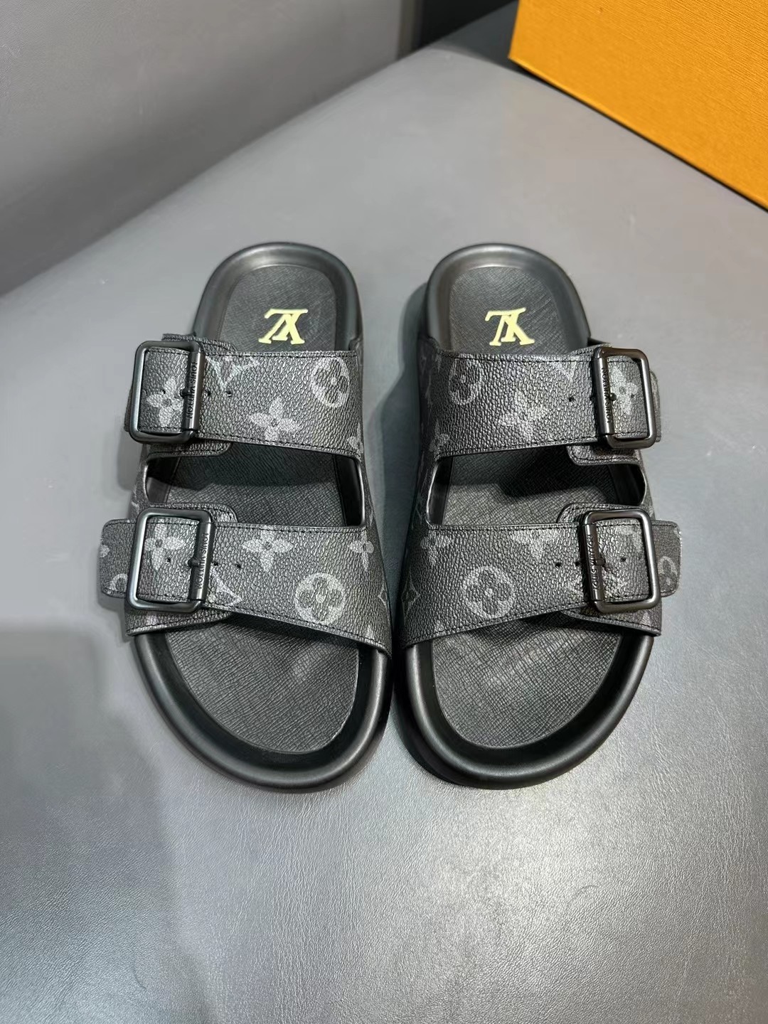 042 22123122 size 38-45