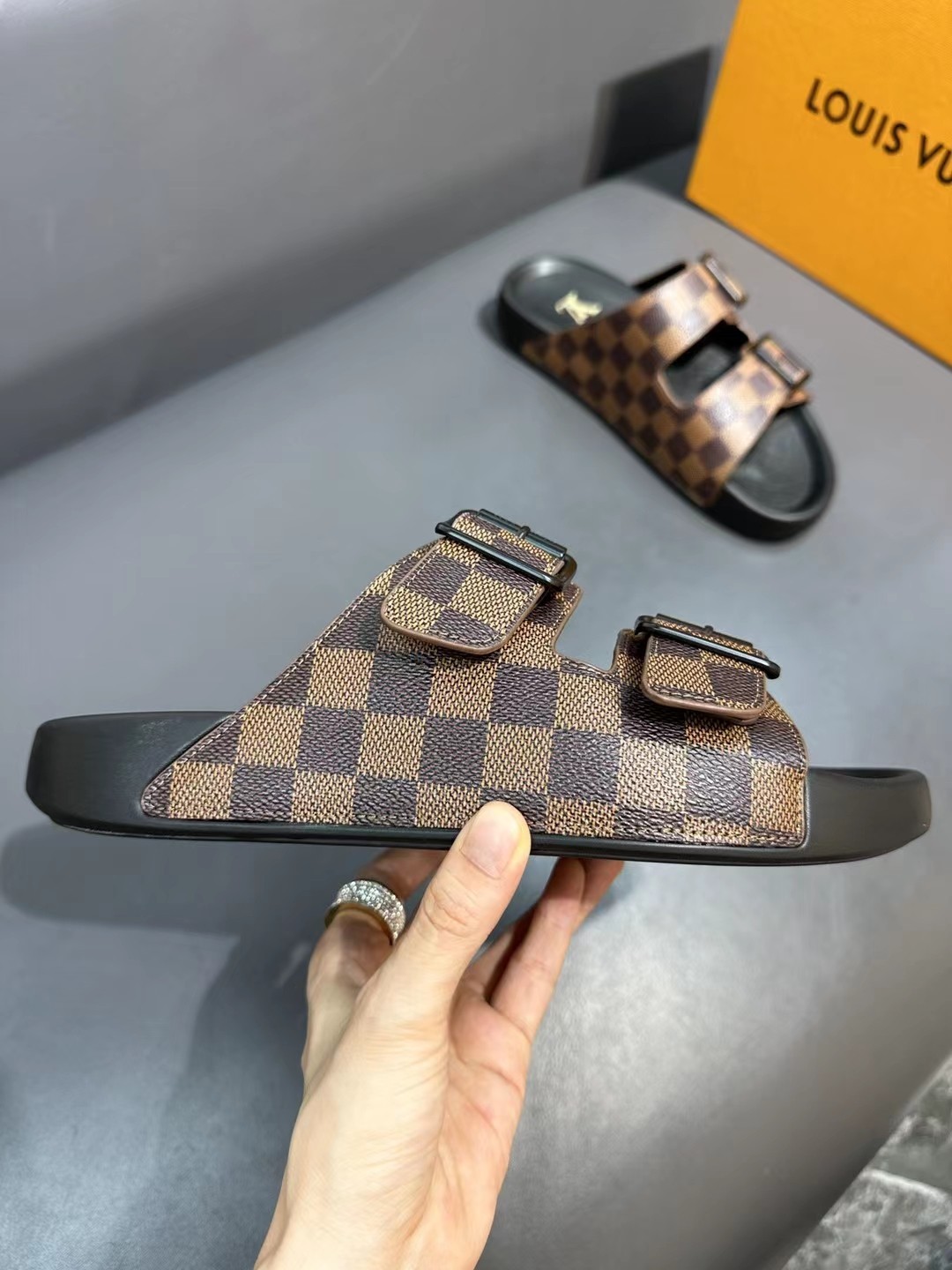 038 22123122 size 38-45