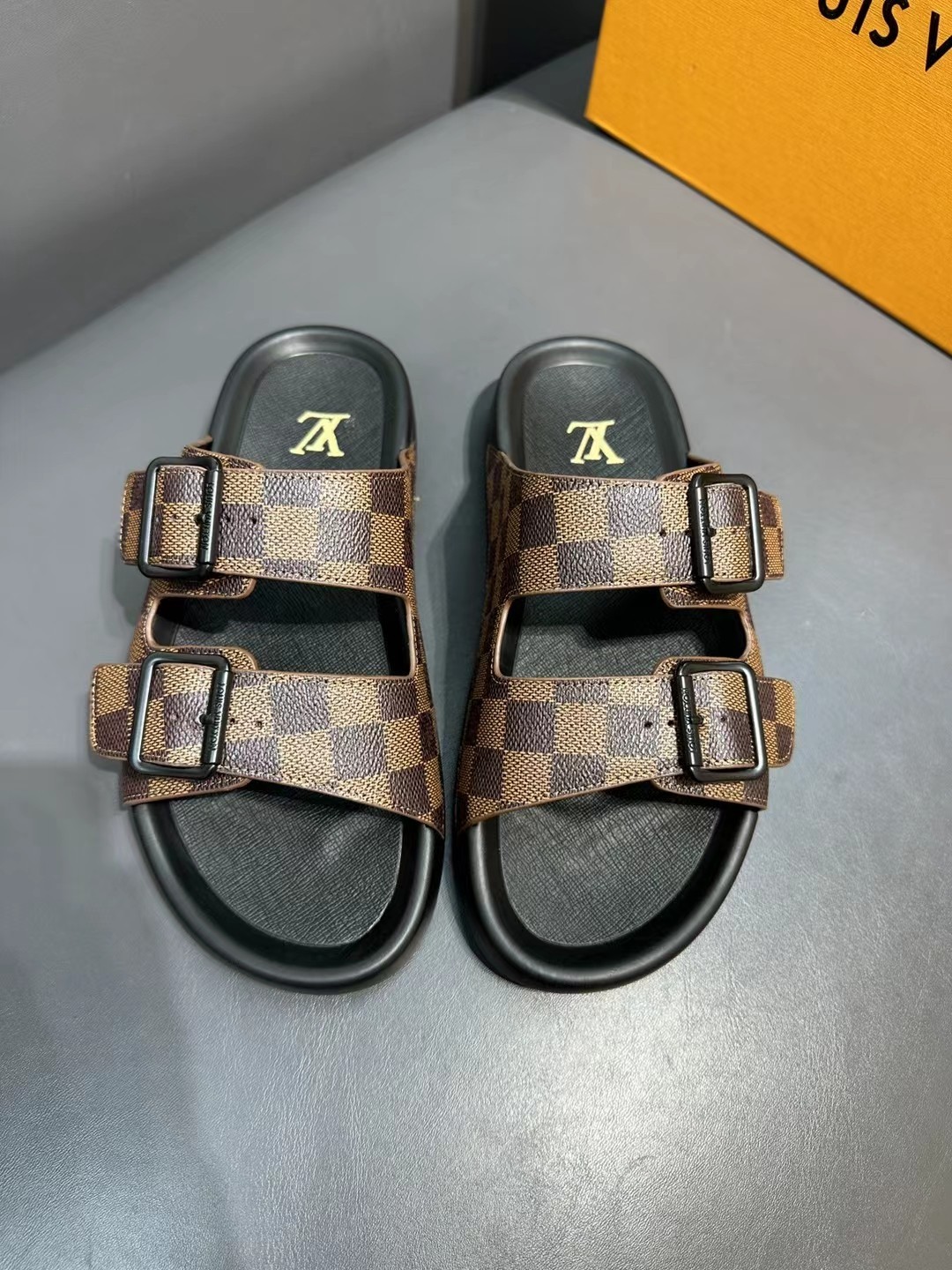 038 22123122 size 38-45