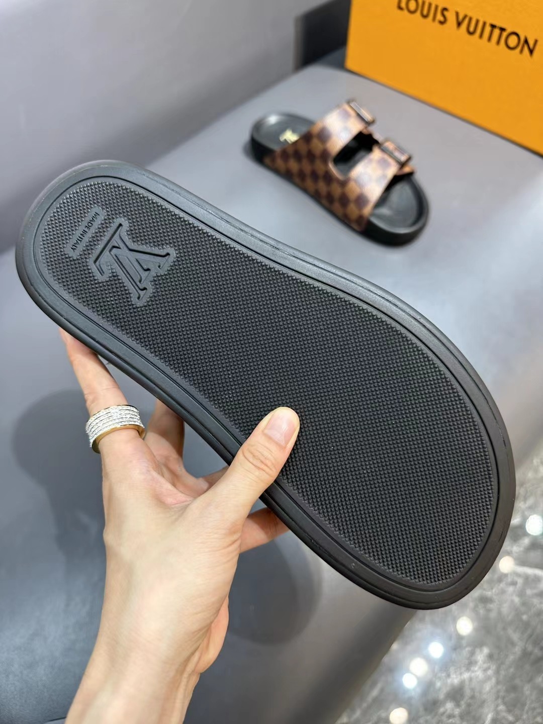 038 22123122 size 38-45