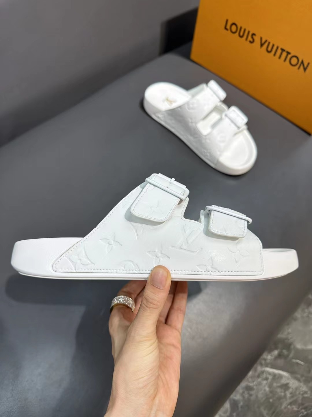 036 22123122 size 38-45