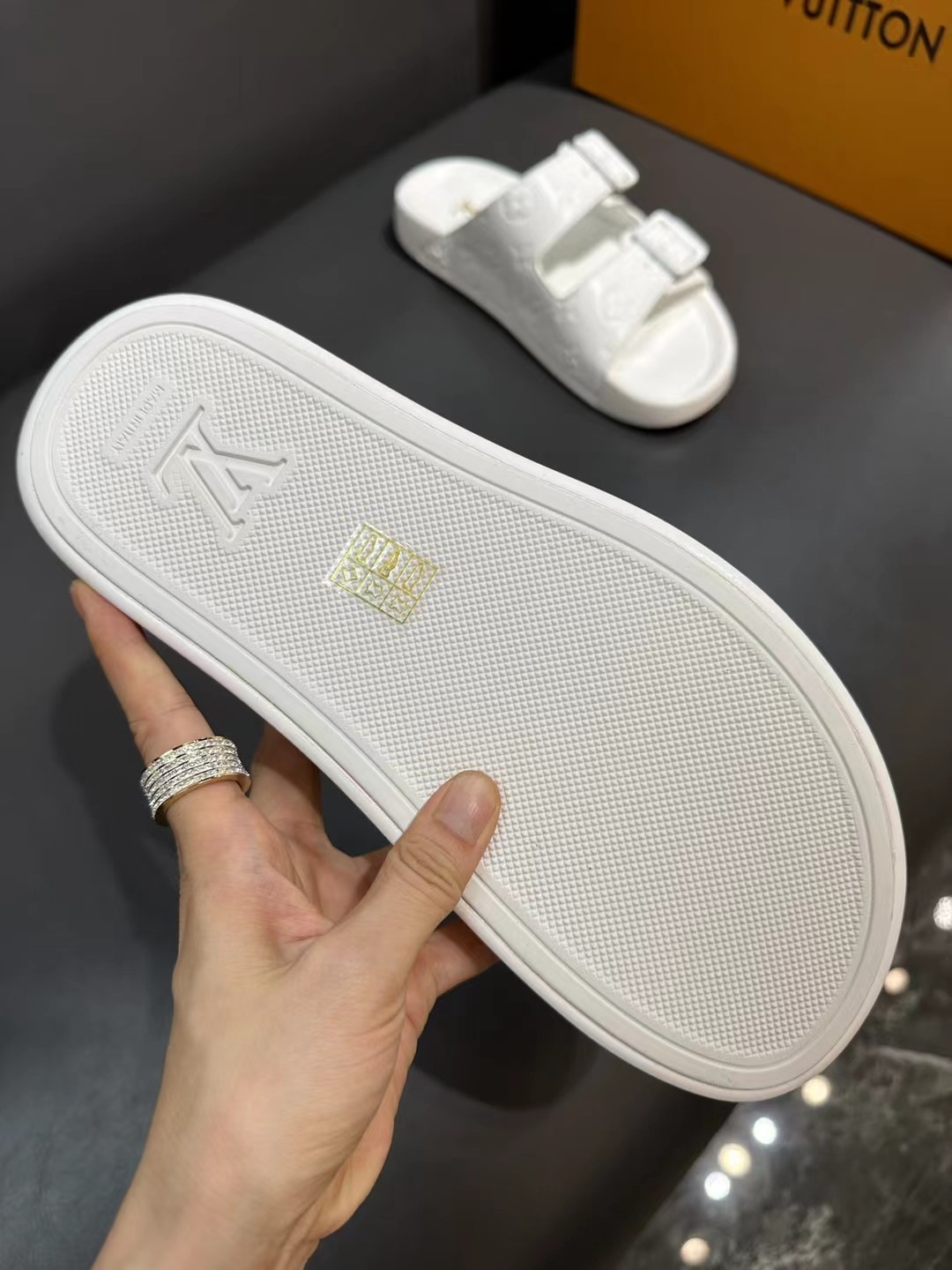 036 22123122 size 38-45