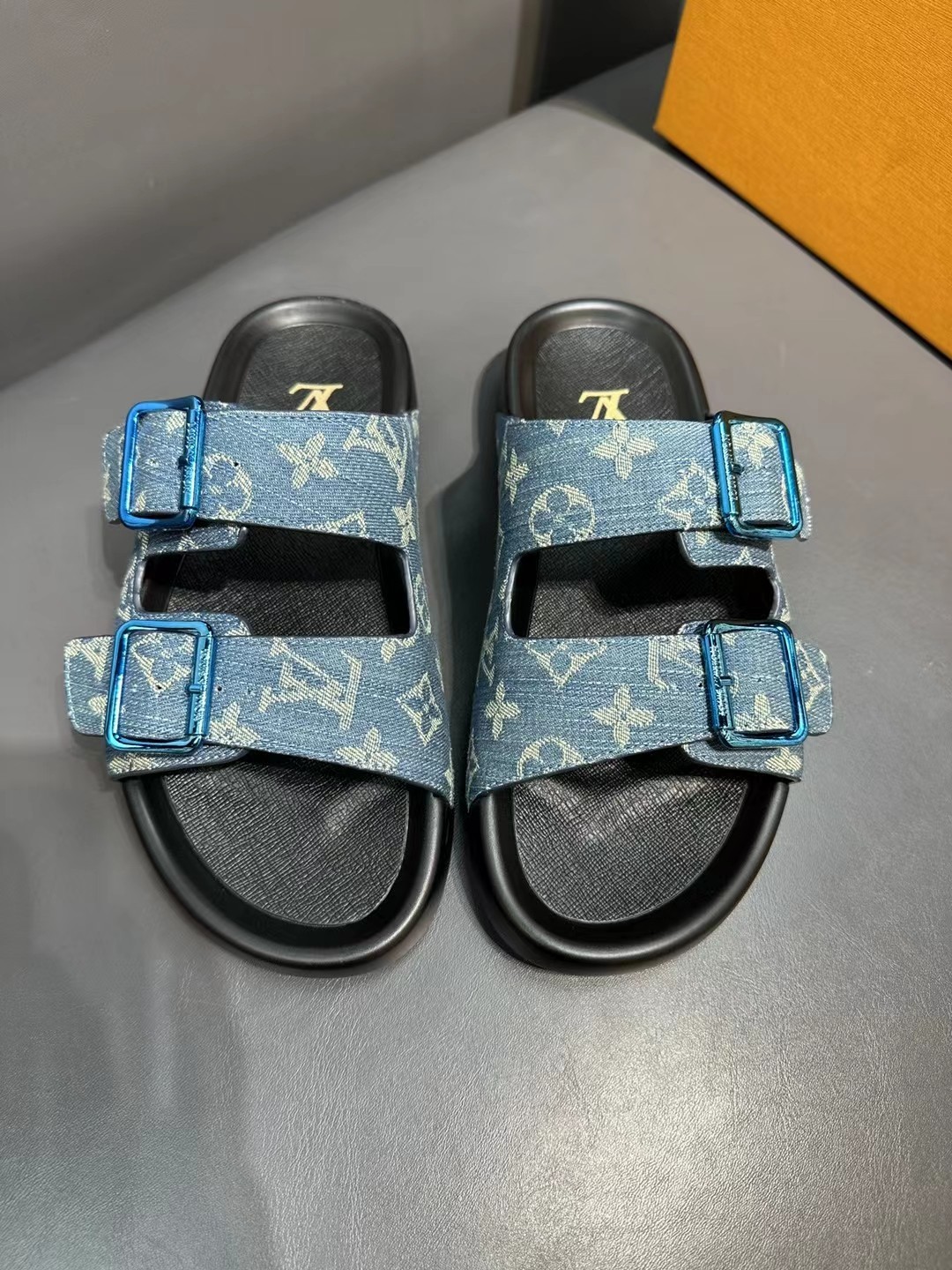 035 22123122 size 38-45
