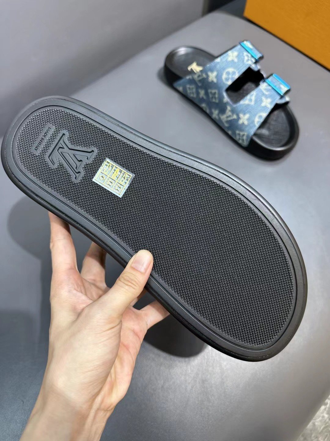 035 22123122 size 38-45