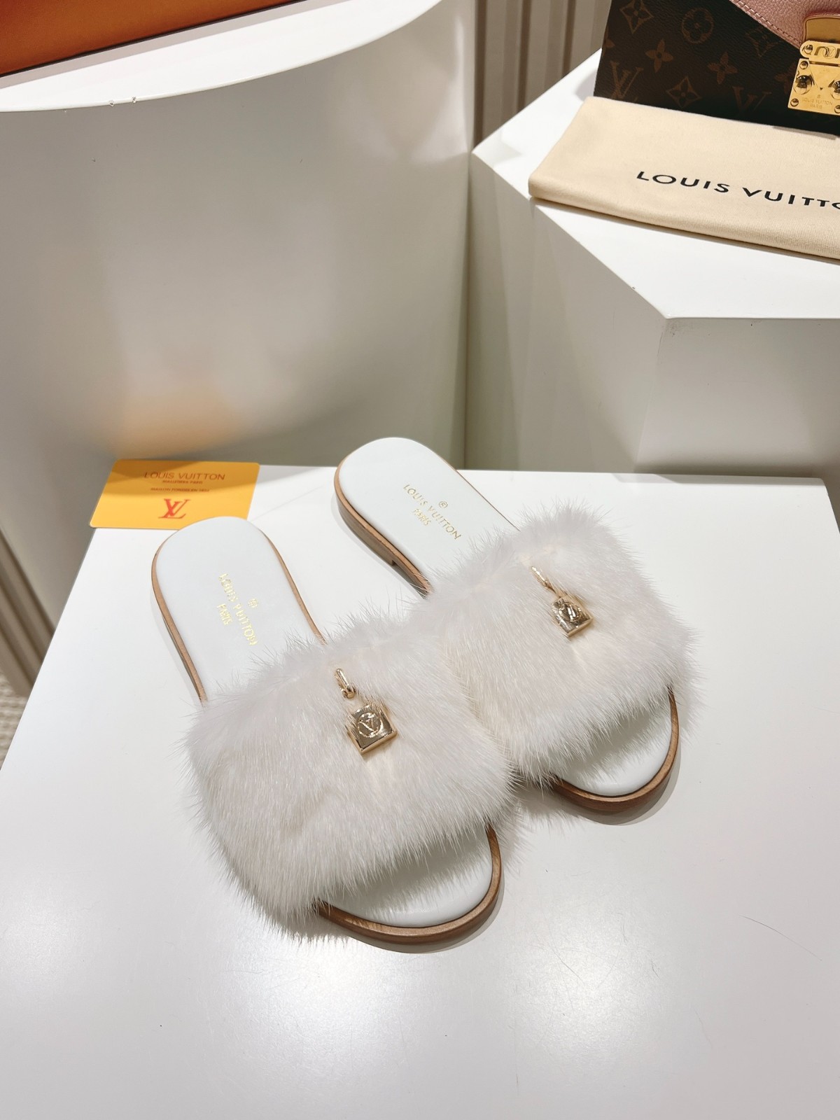 021 30123123 size 35-43