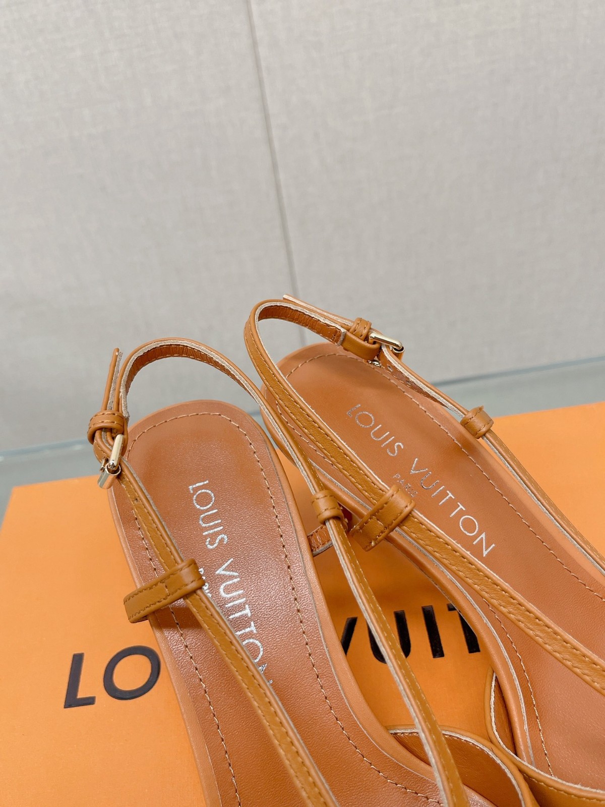 004 33123145 size 35-42