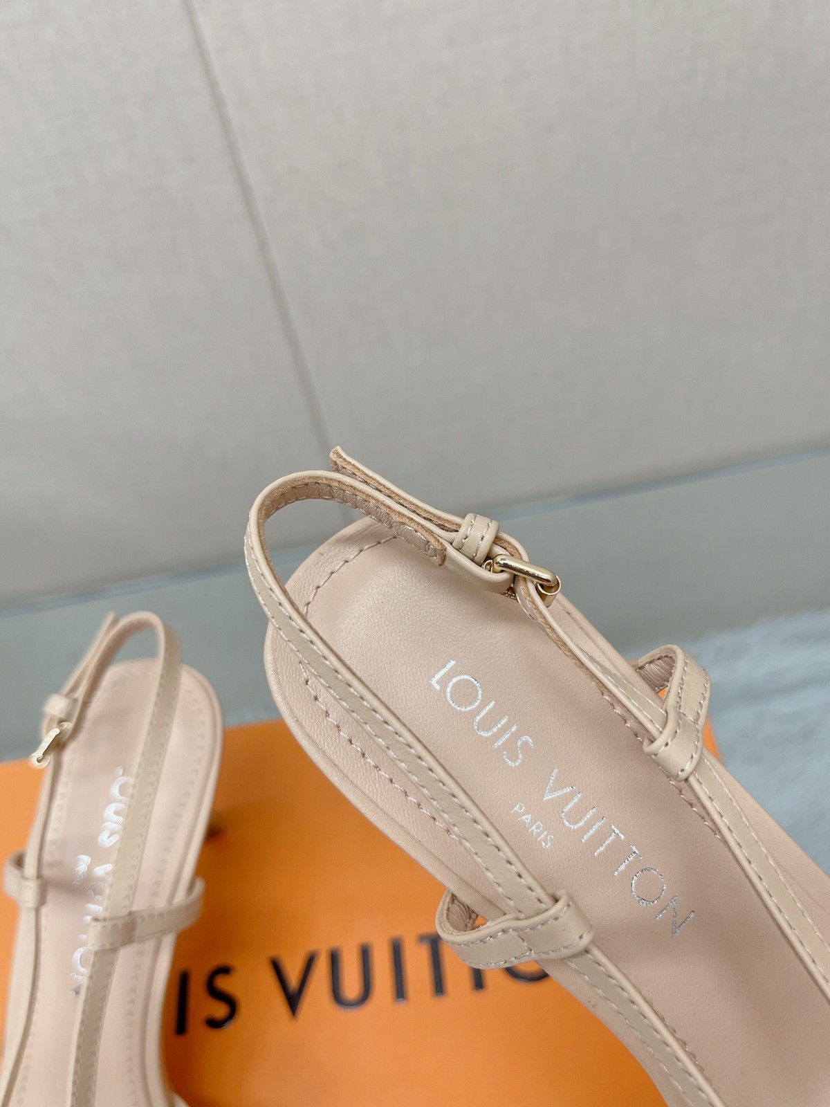 003 33123145 size 35-42