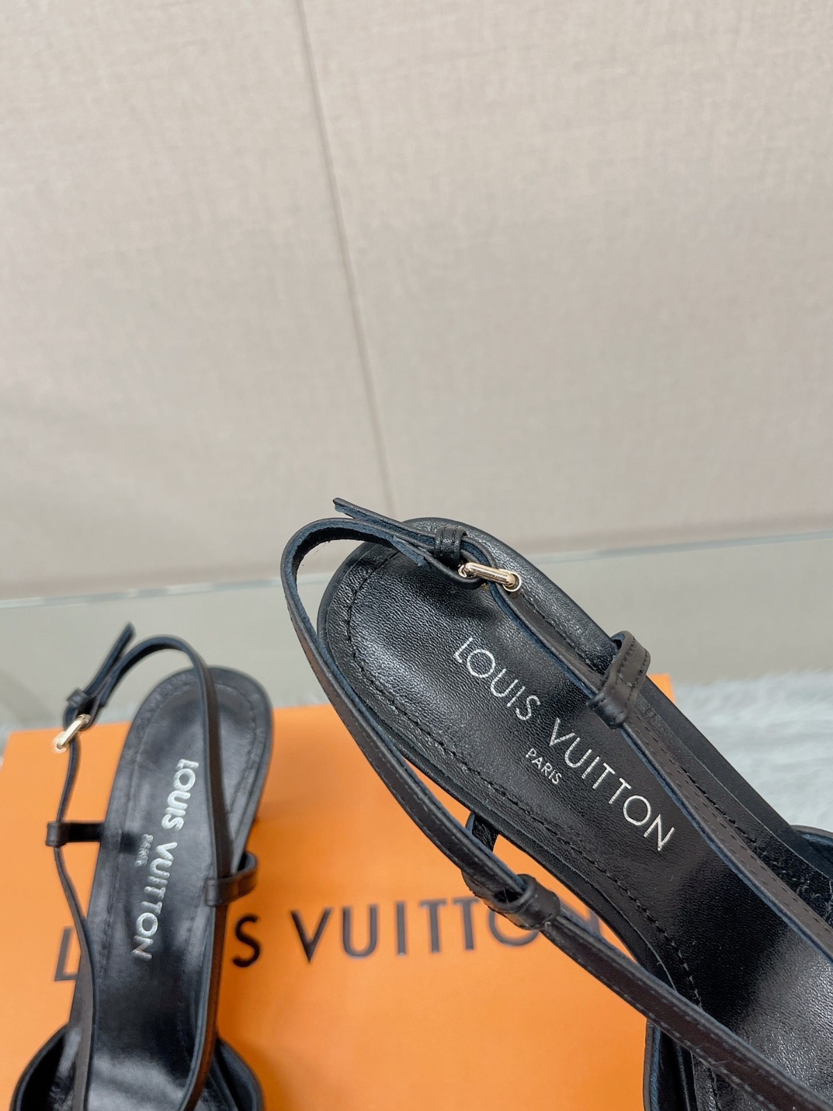 001 33123145 size 35-42