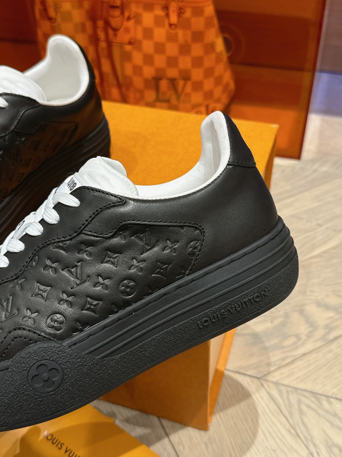 041 38123168 size 35-41