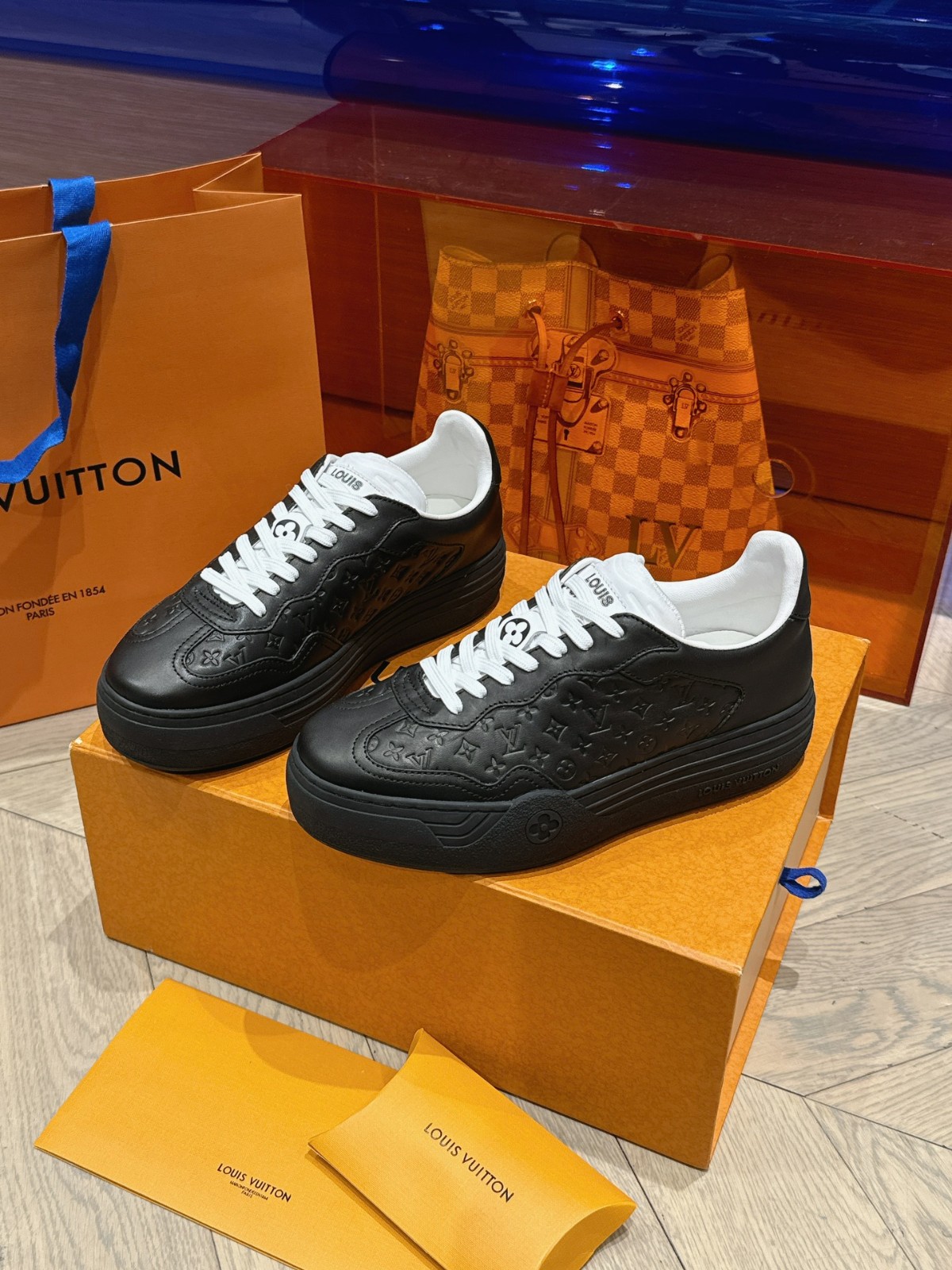 041 38123168 size 35-41