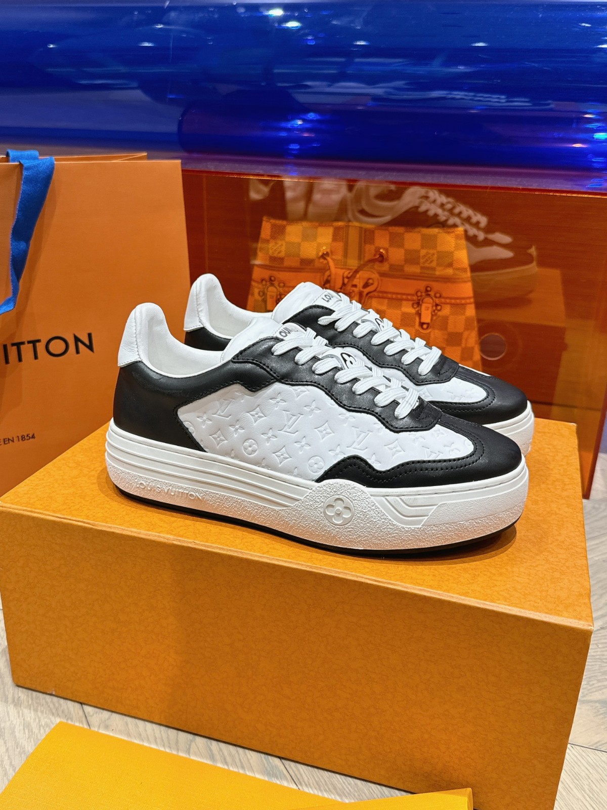 039 38123168 size 35-41