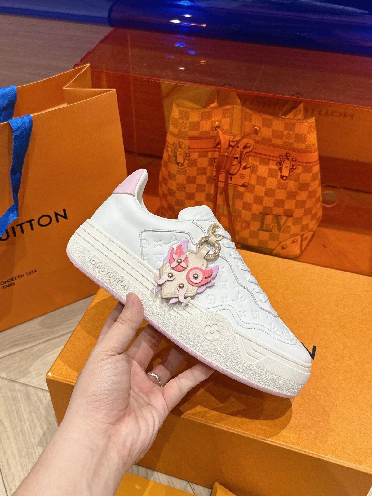 038 38123168 size 35-41