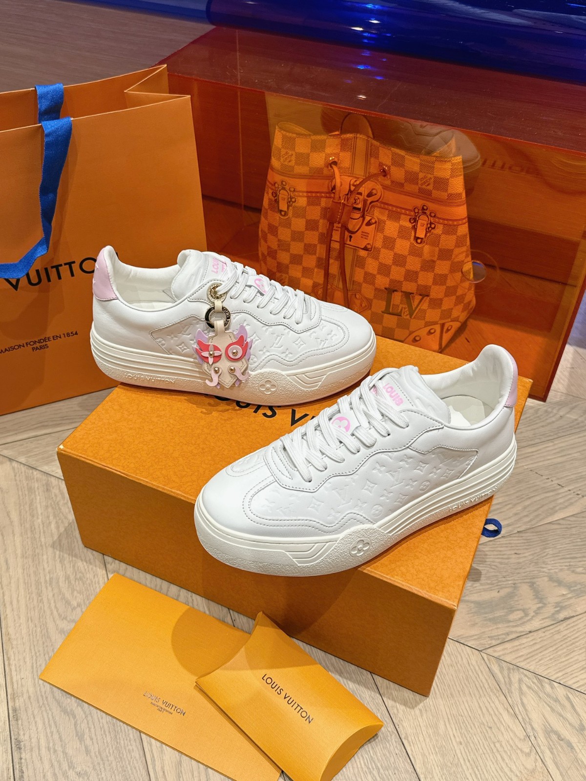 038 38123168 size 35-41