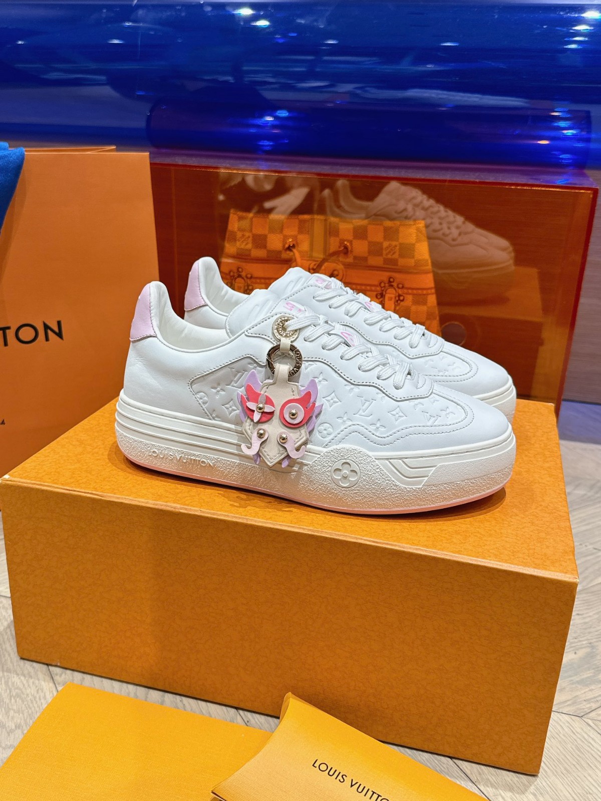 038 38123168 size 35-41
