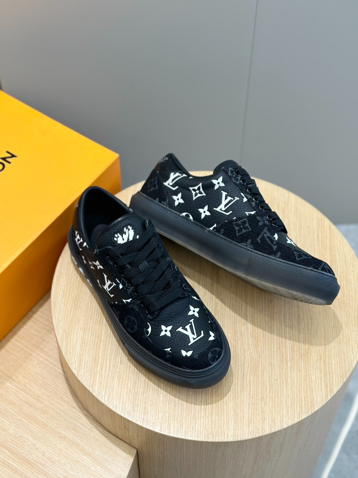 026 37123157 size 38-45