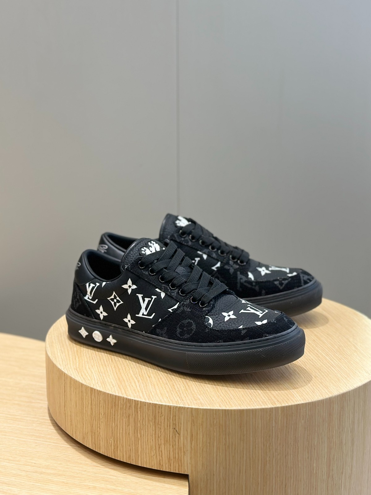 026 37123157 size 38-45