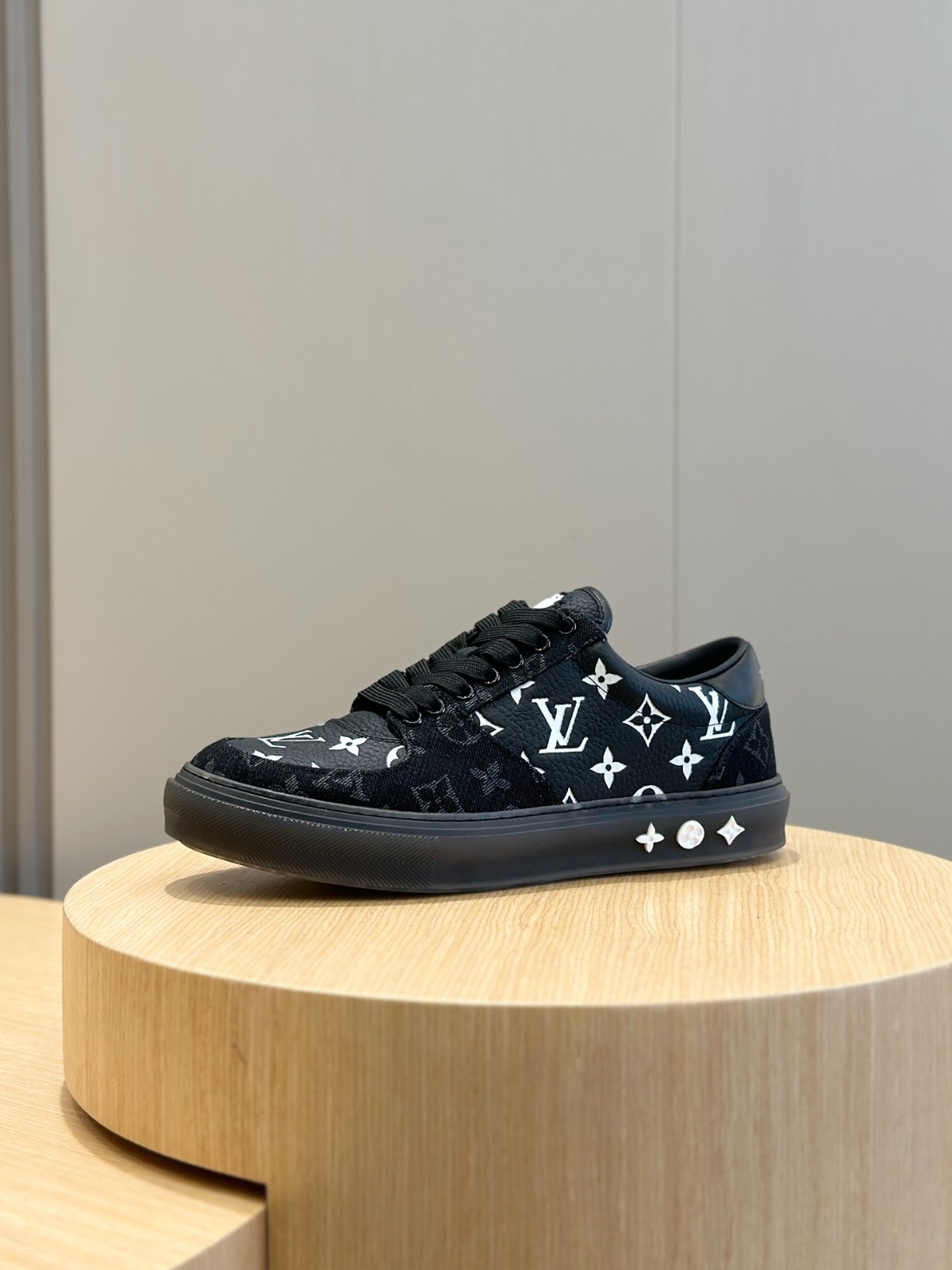 026 37123157 size 38-45