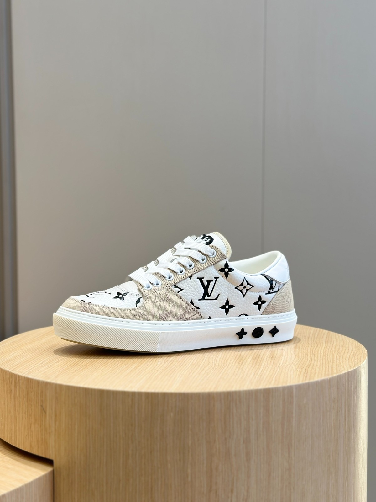 024 37123157 size 38-45
