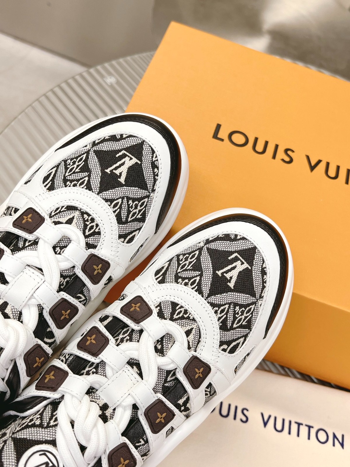 010 39123128 size 35-41