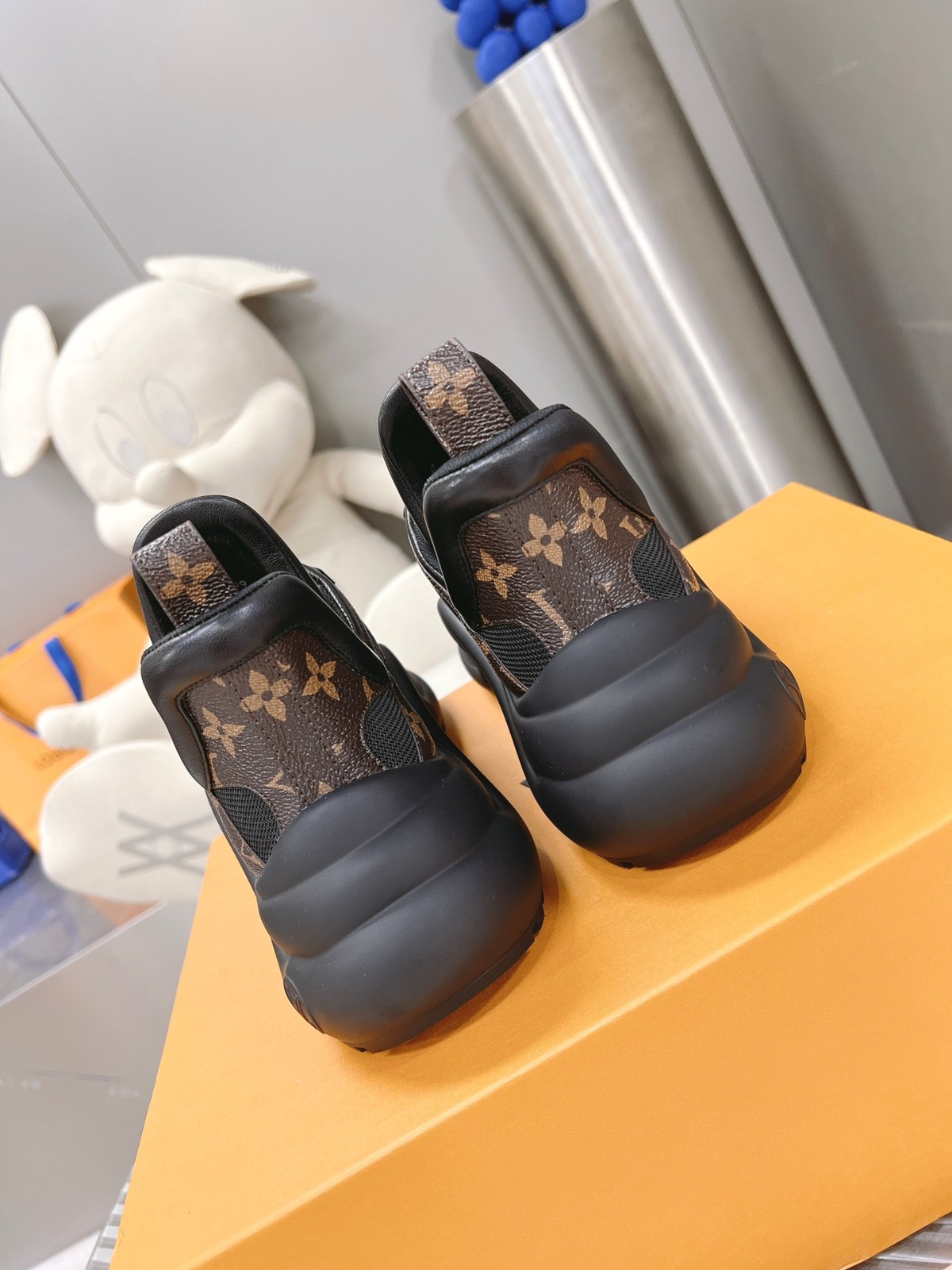 007 39123128 size 35-41