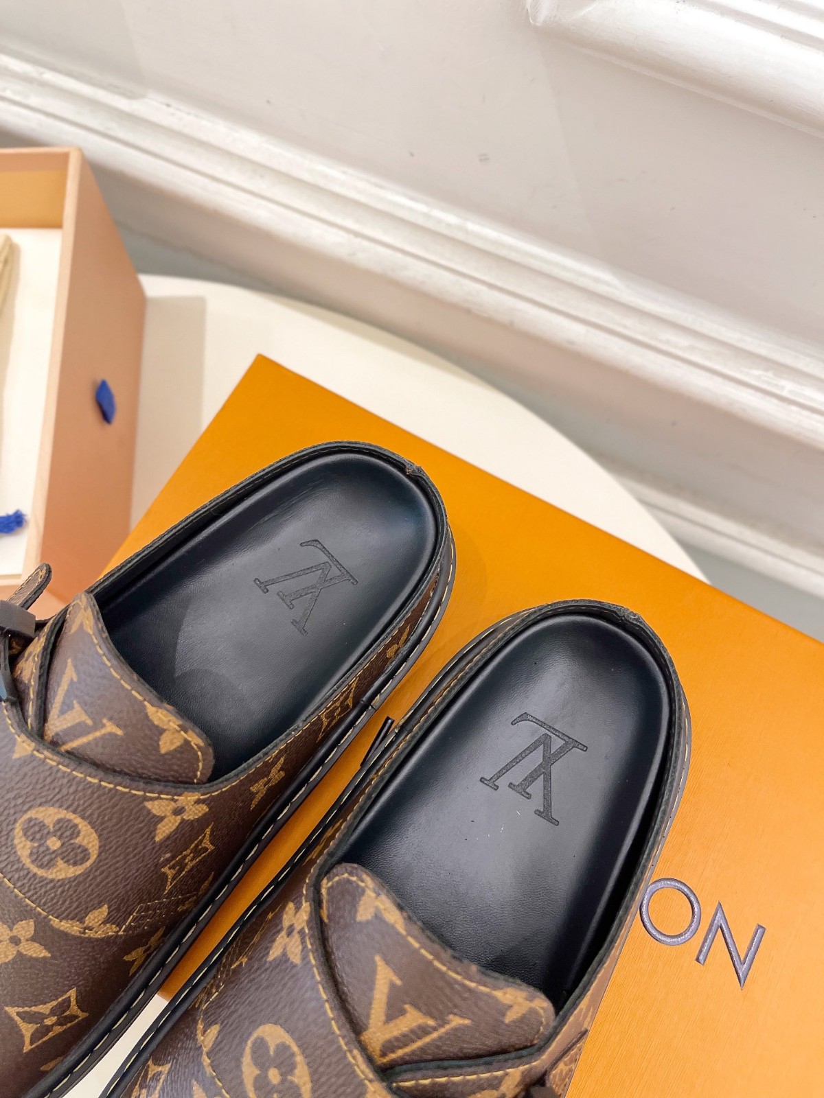 052 33123141 size 35-45