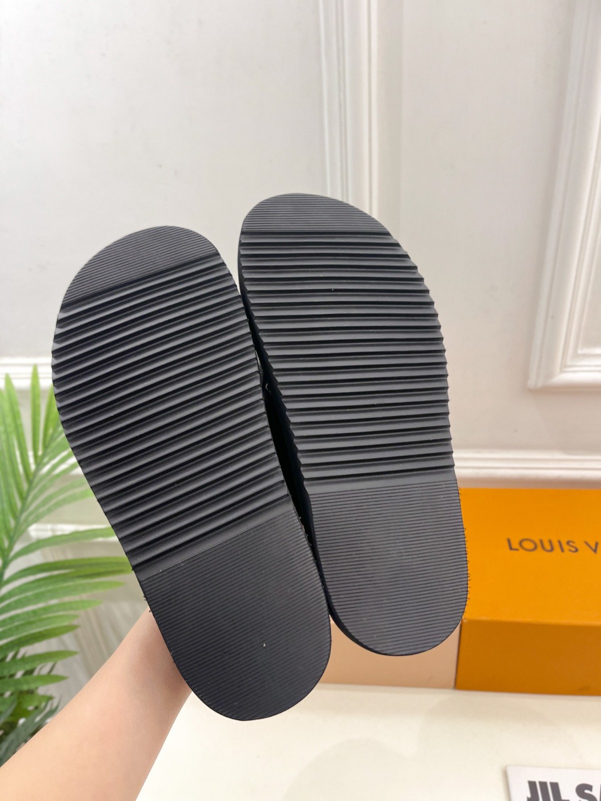047 33123141 size 35-46