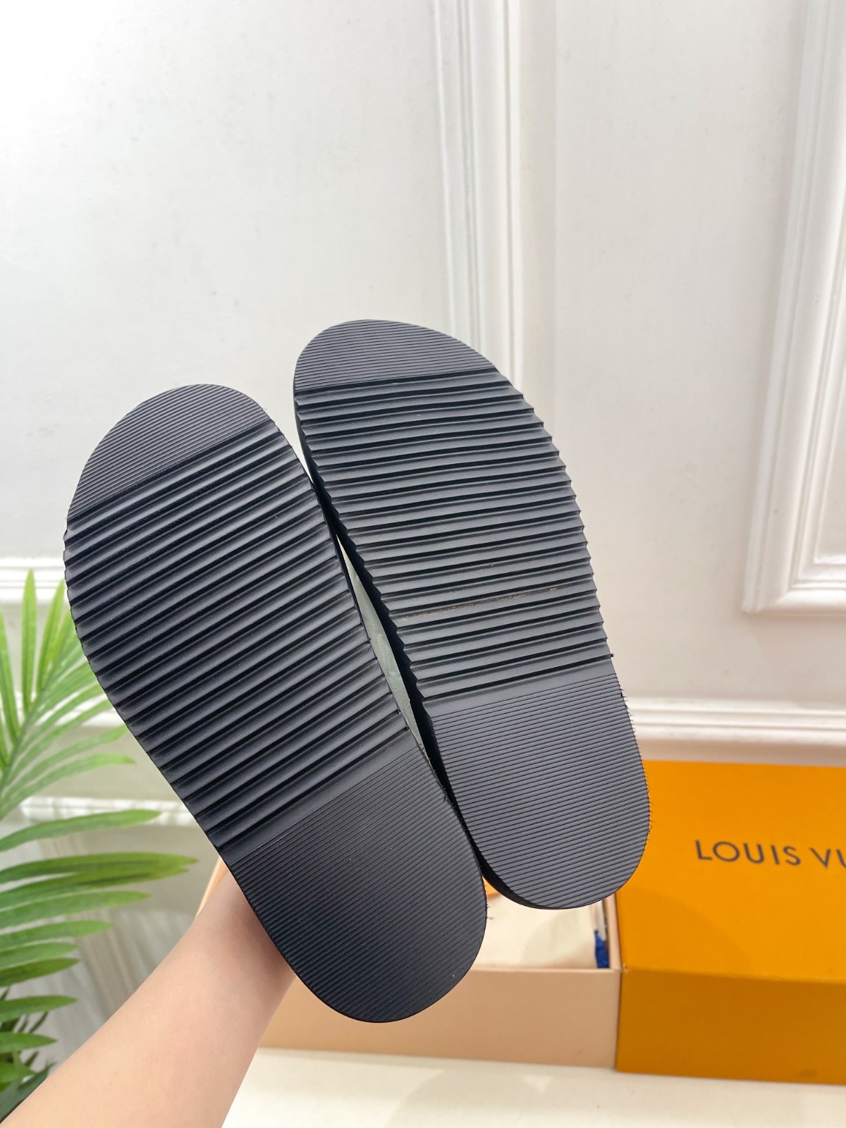046 33123141 size 35-46