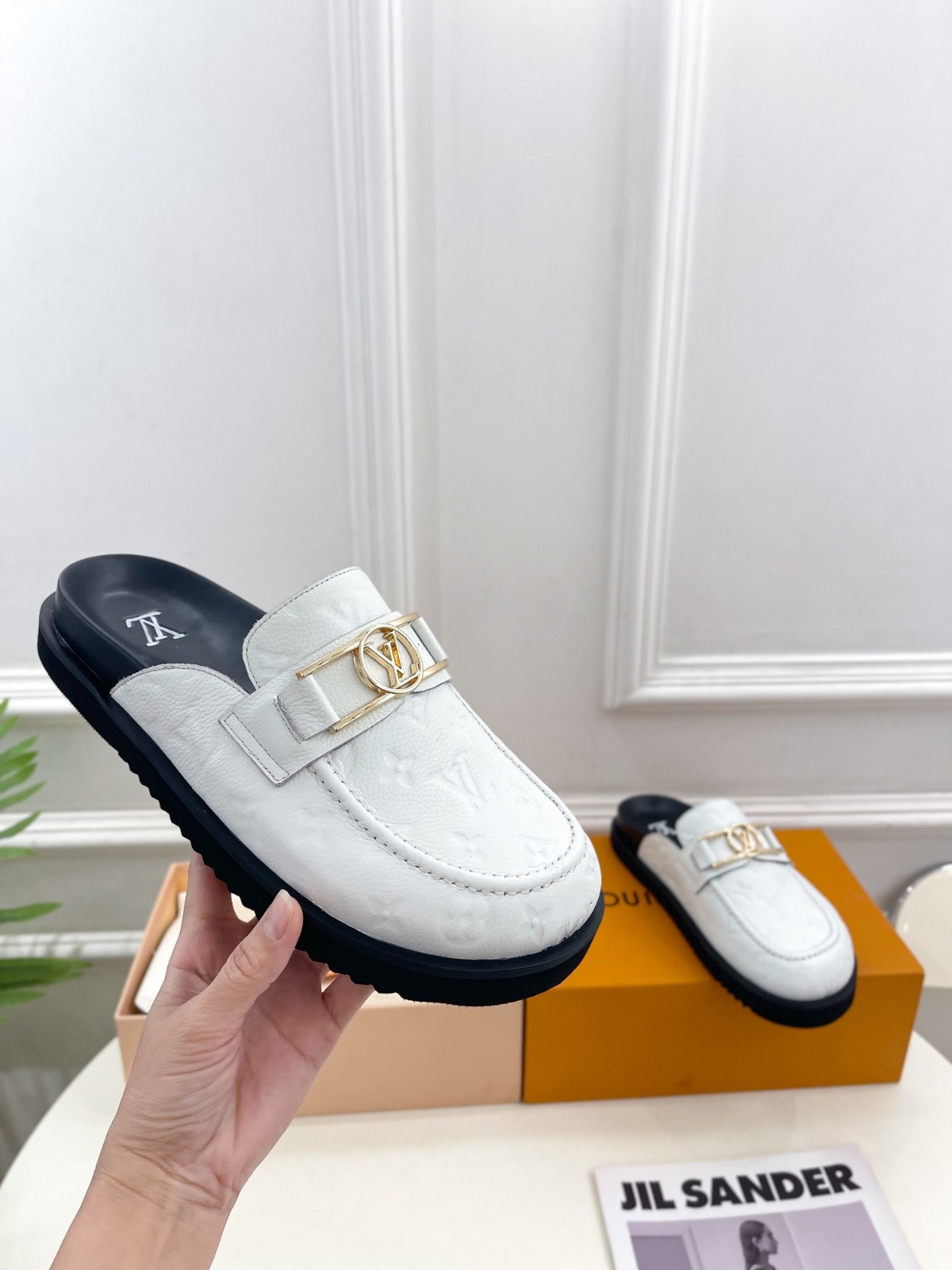 046 33123141 size 35-46