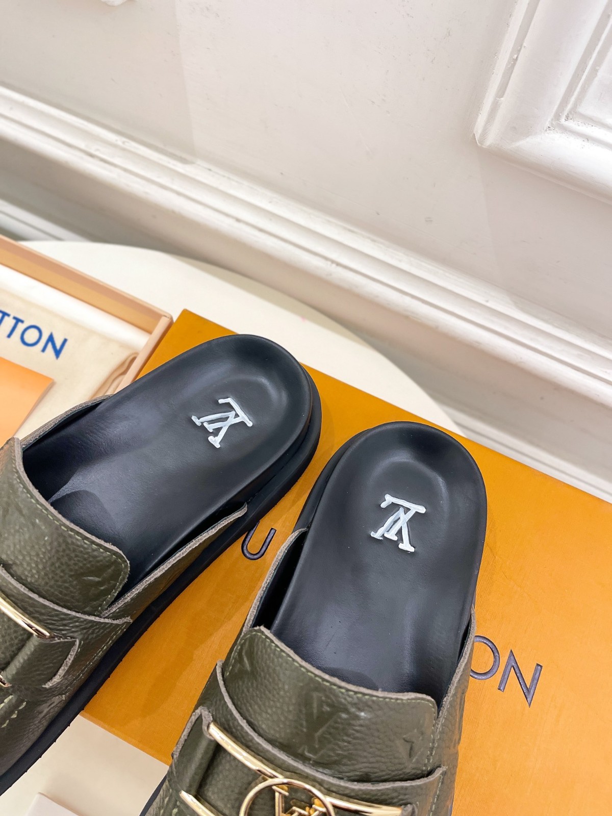 044 33123141 size 35-46