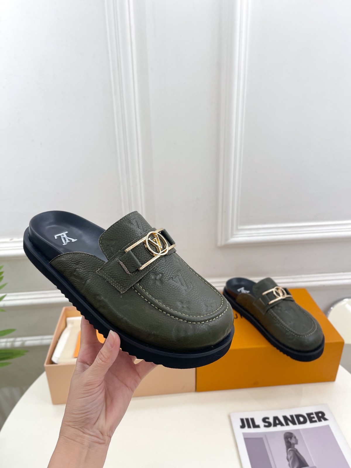044 33123141 size 35-46