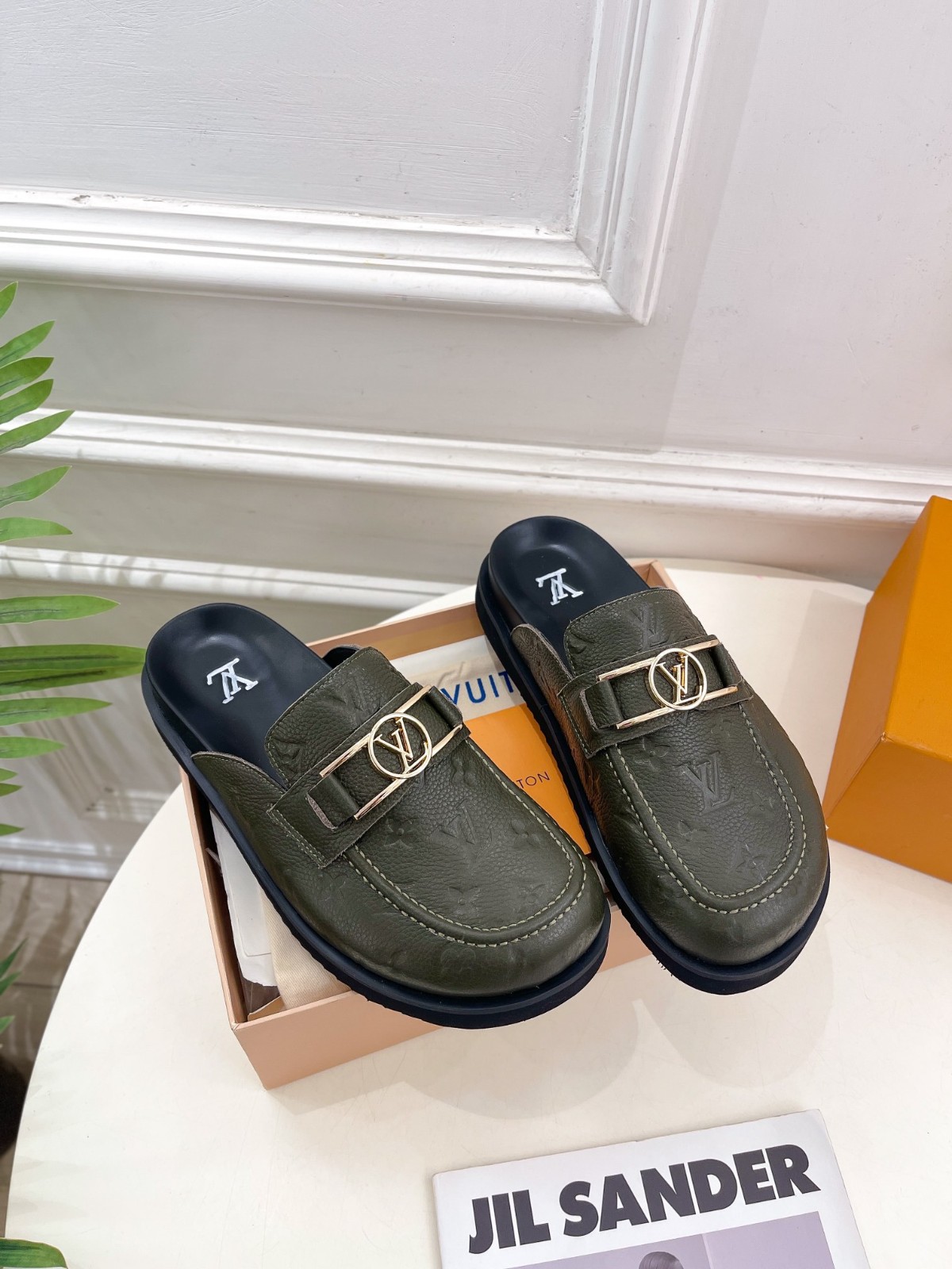 044 33123141 size 35-46
