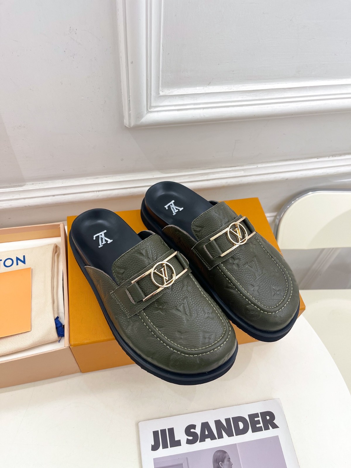 044 33123141 size 35-46