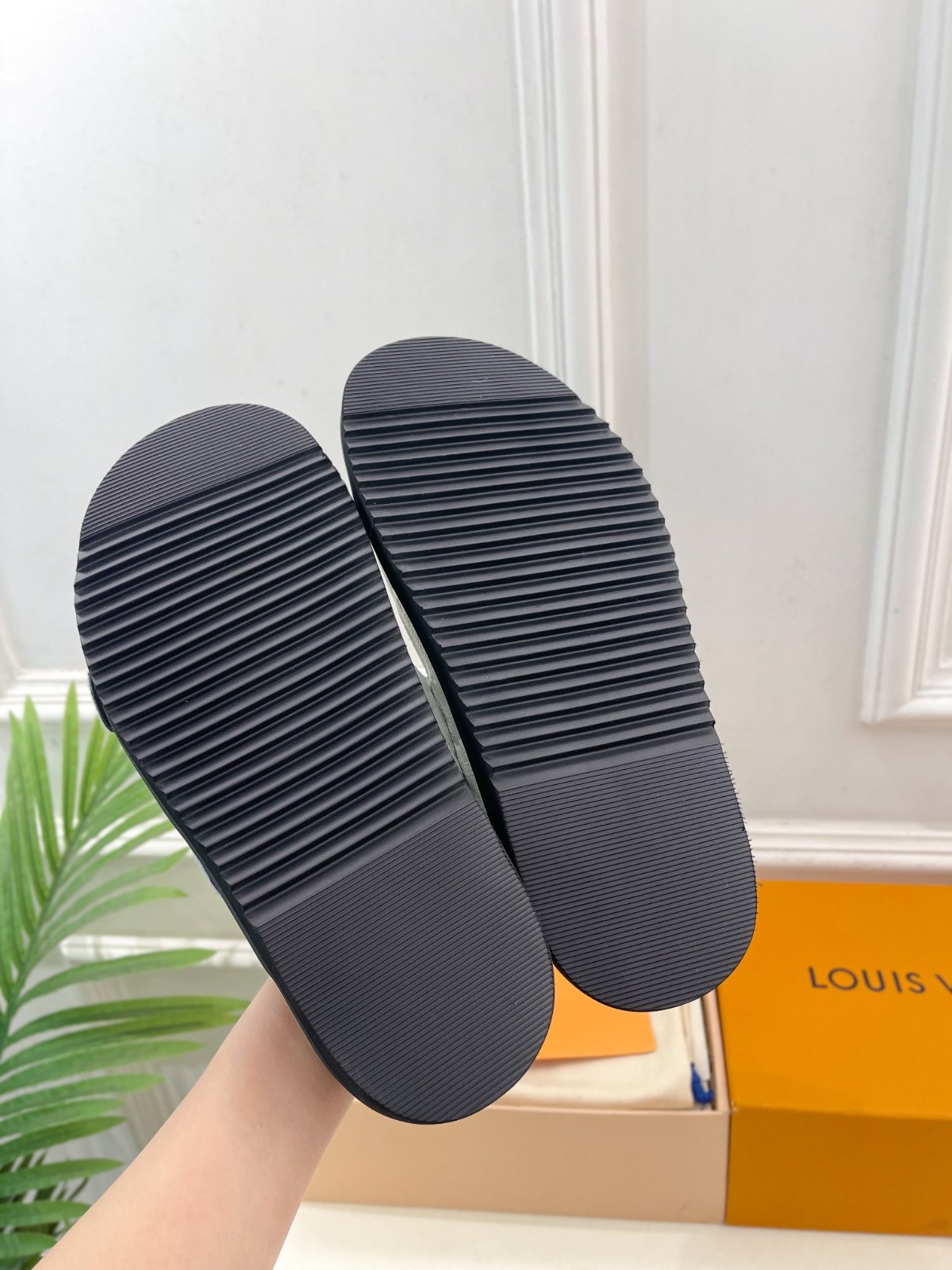040 31123136 size 35-46