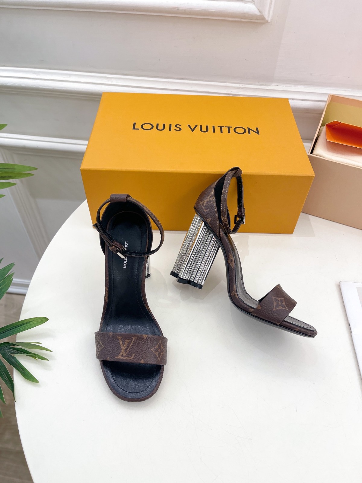 011 33123127 size 35-41
