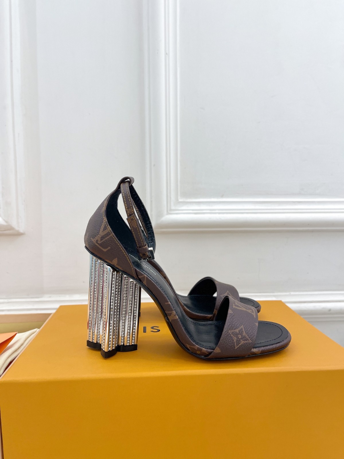 011 33123127 size 35-41
