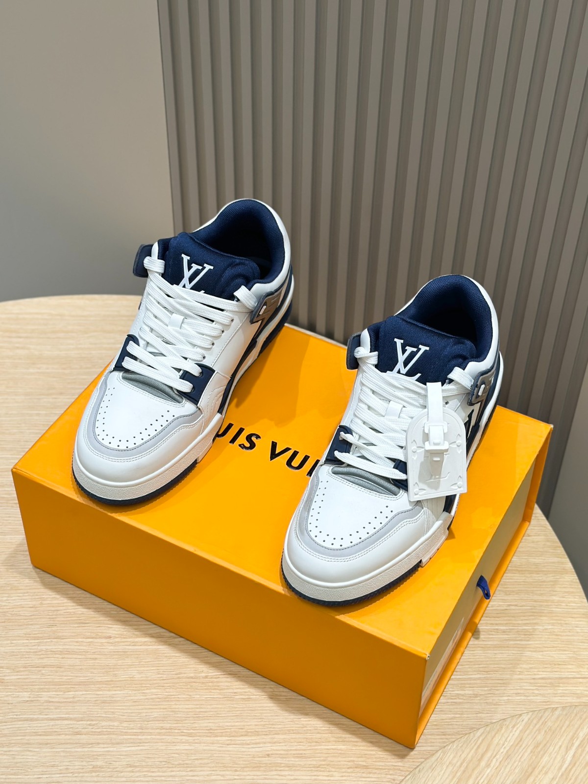 051 43123159 size 38-45