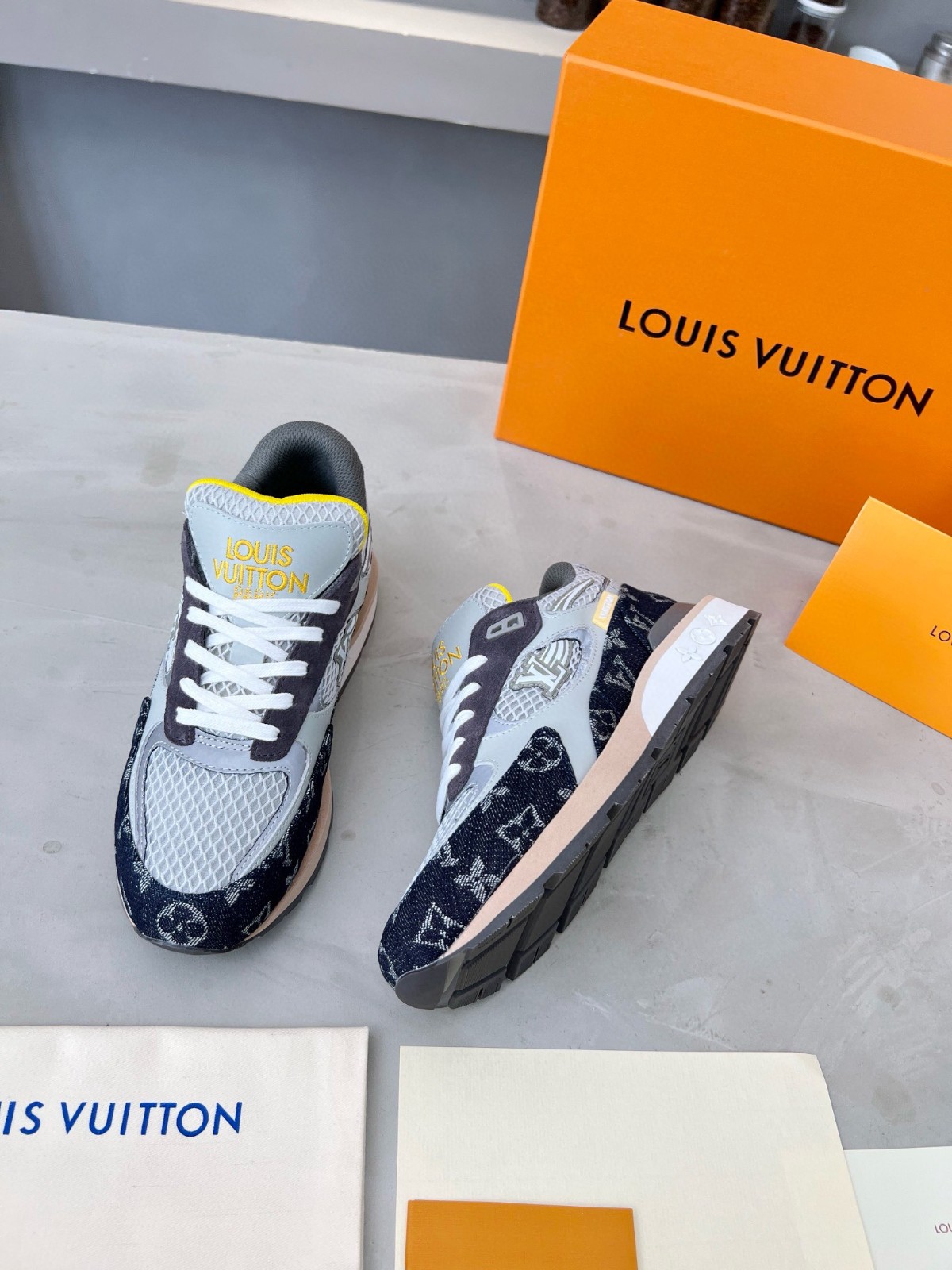 009 39123132 size 39-45