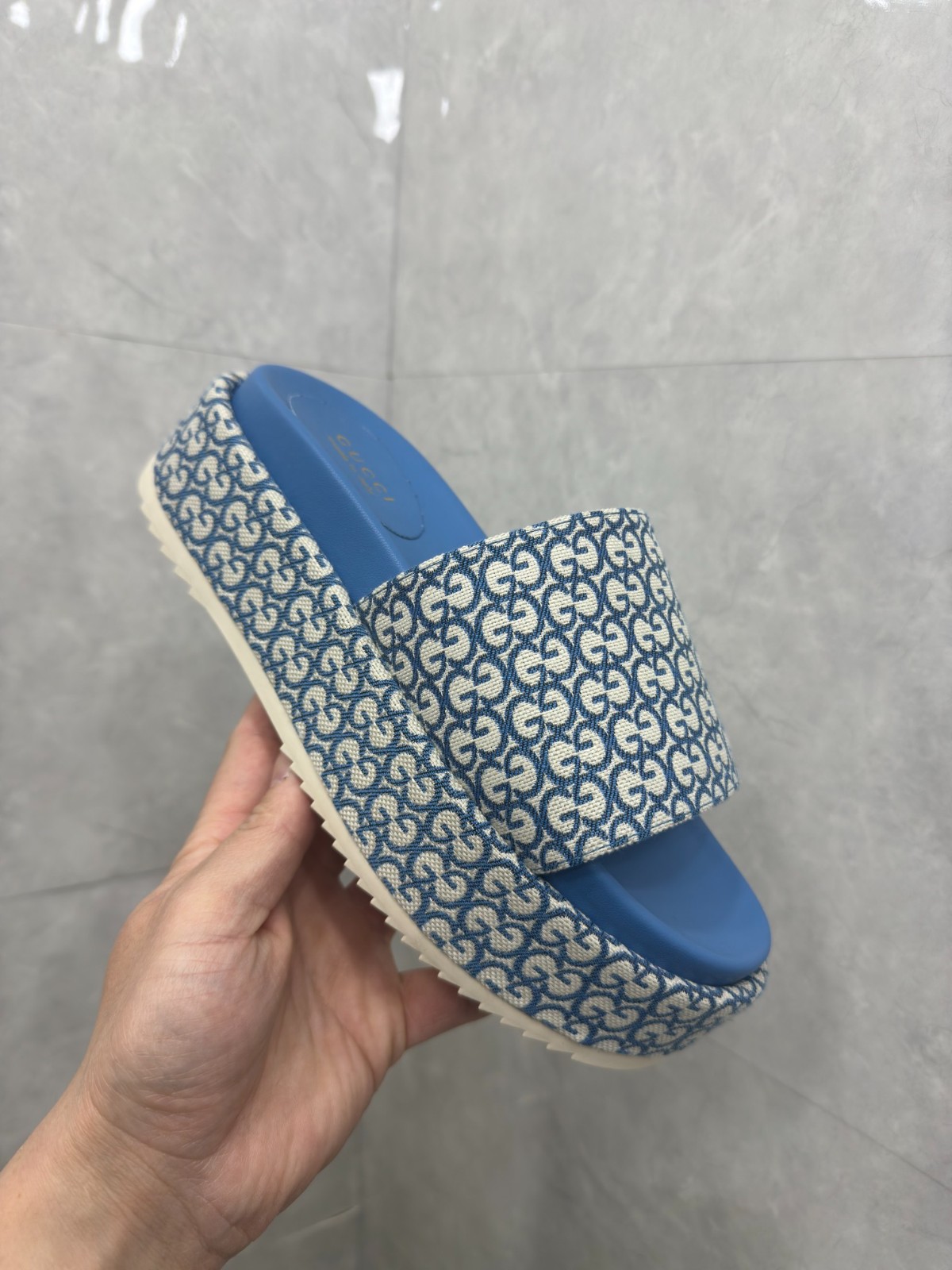 024 22123103 size 35-44