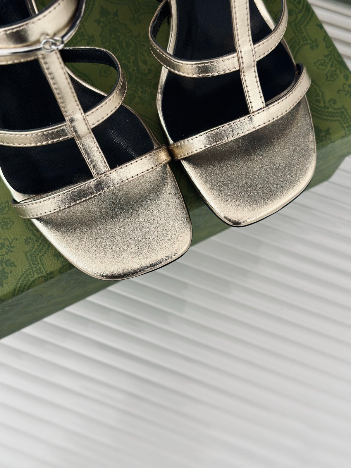 020 31123136 size 35-42