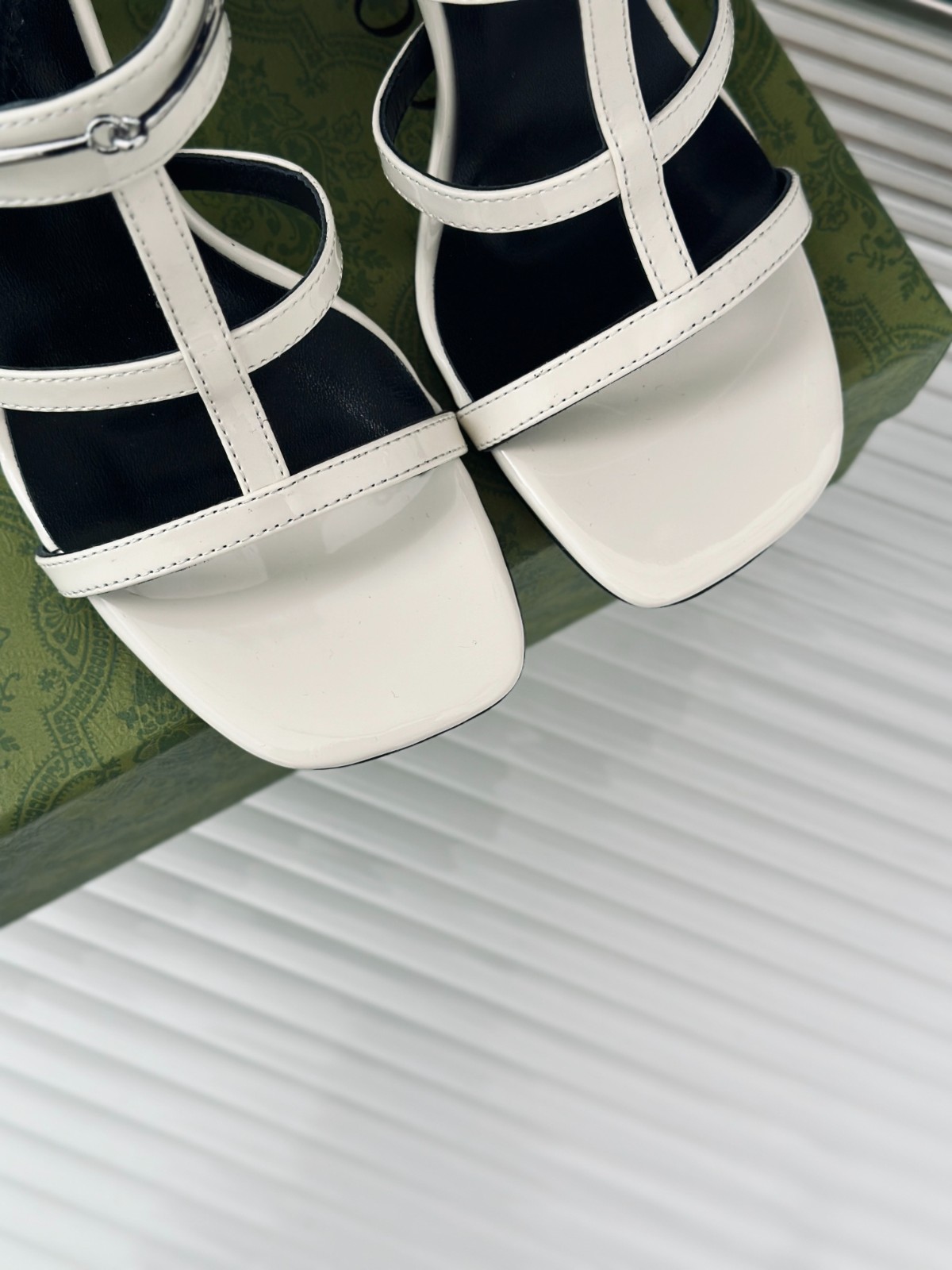 017 31123136 size 35-42
