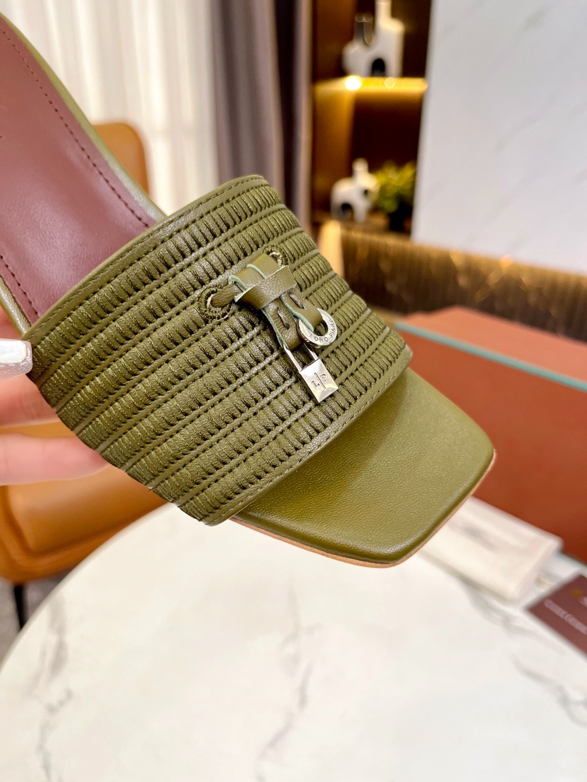 040 32123109 SIZE 35-42