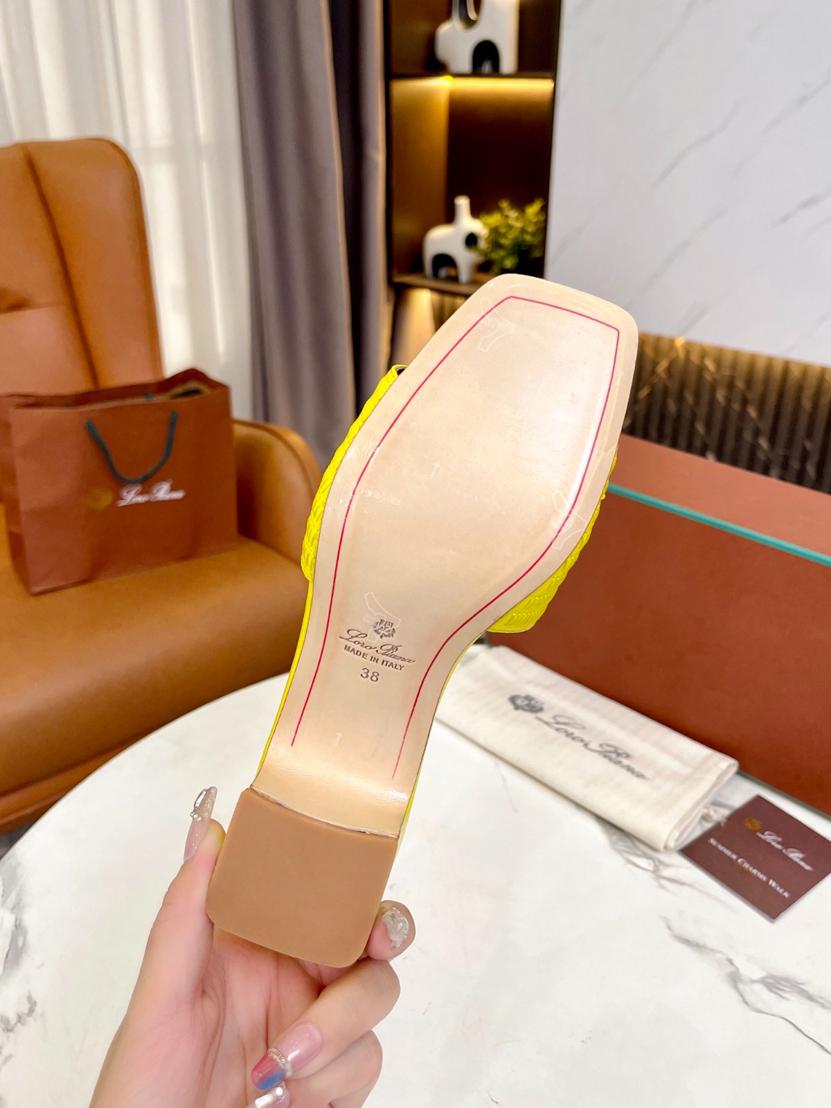 037 32123109 SIZE 35-42