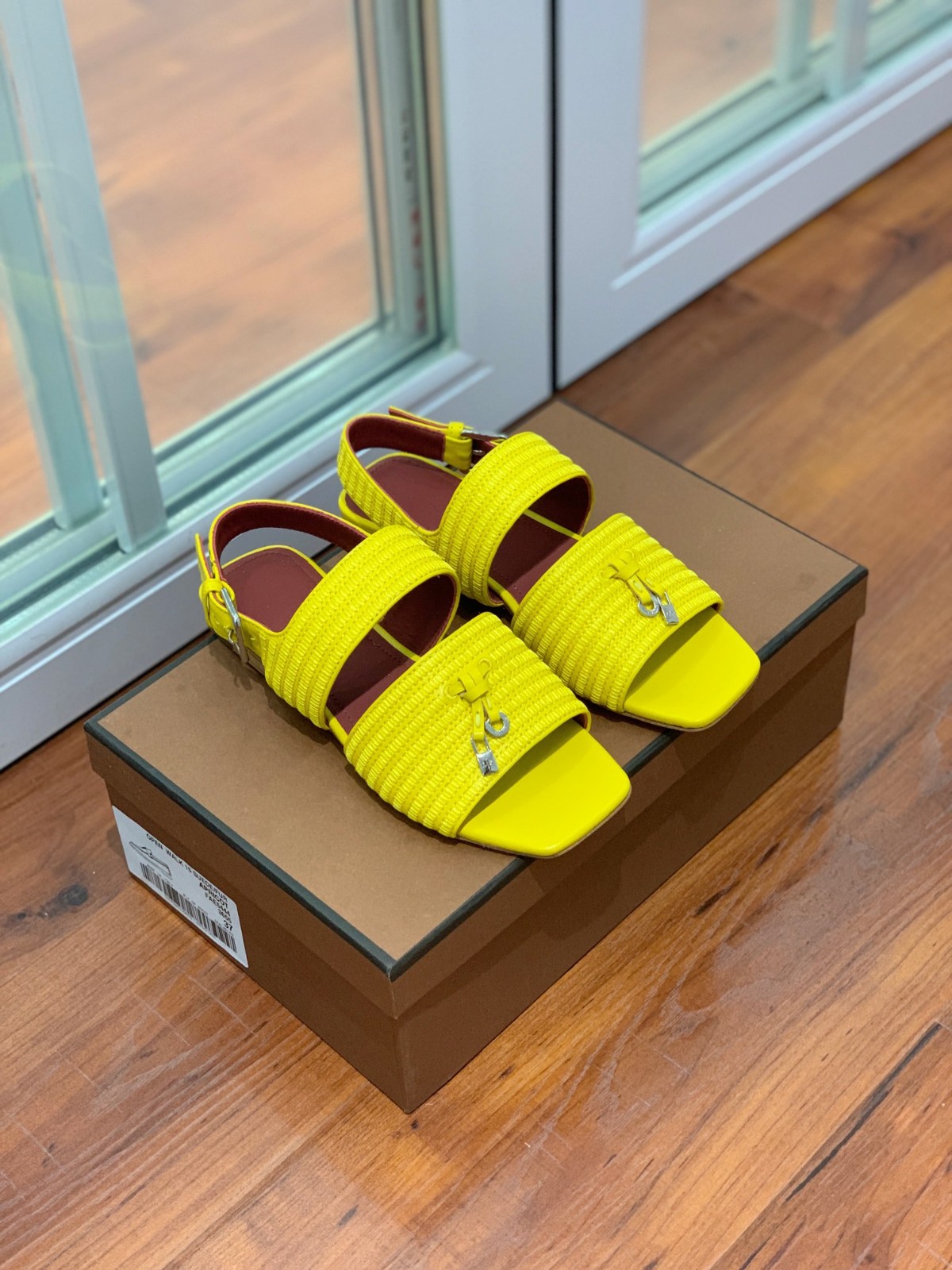 033 37123120 SIZE 35-41